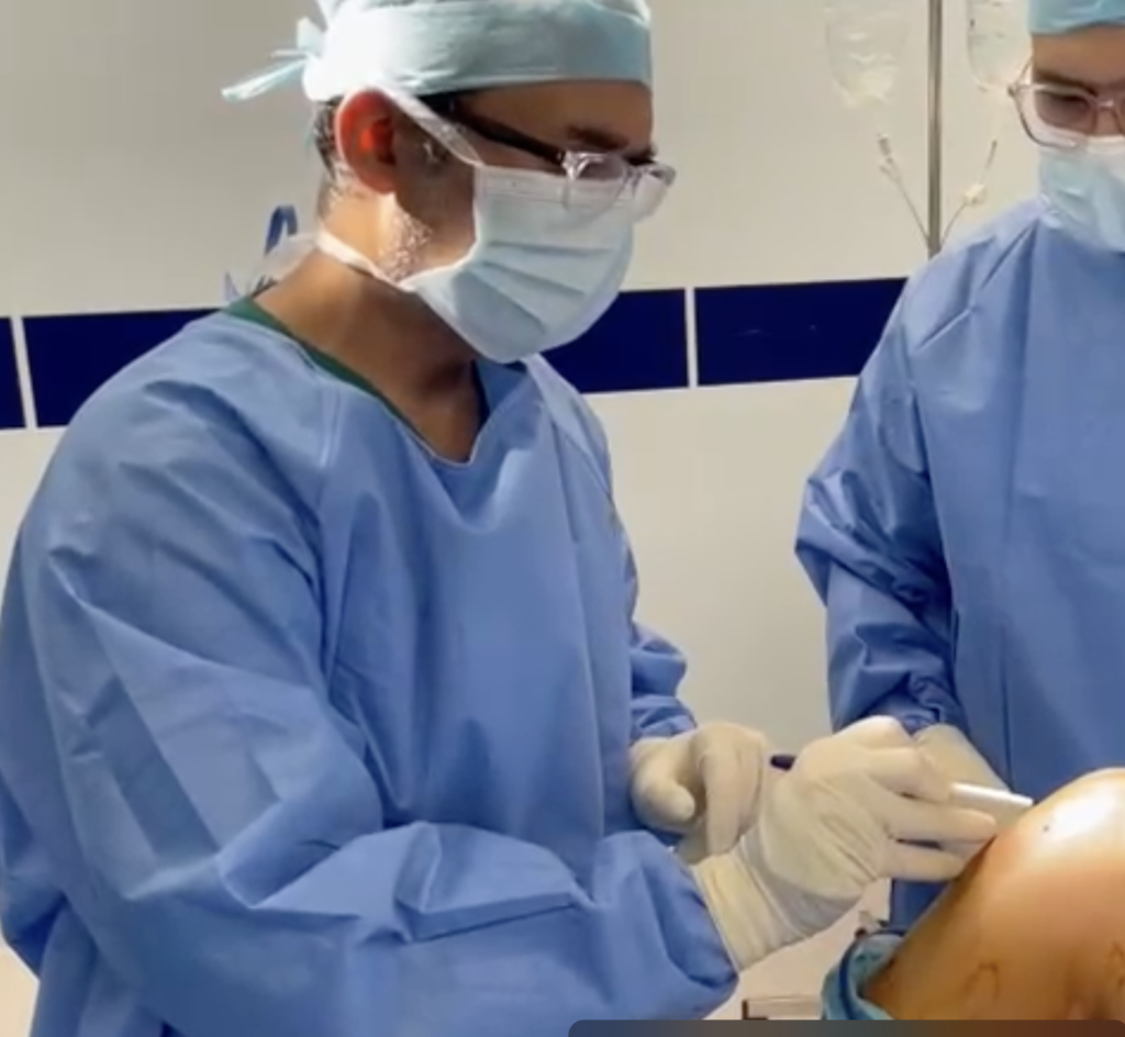 مستقبل جراحة المفاصل: دقة متناهية وفترة تعافٍ قياسية.